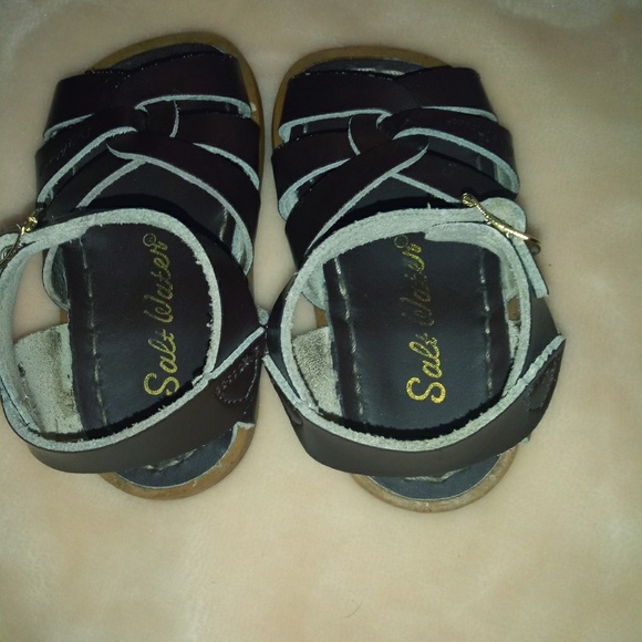 Toddler Saltwaters size 4 toddler - Picture 2 of 3